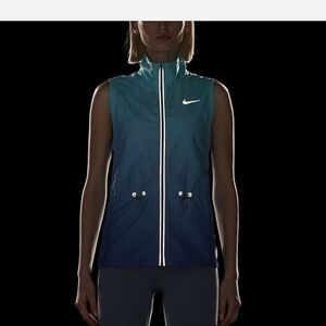 Nike Gradient Women's Running Vest -Sz XL reflective outdoor 🏃🏻‍♀️